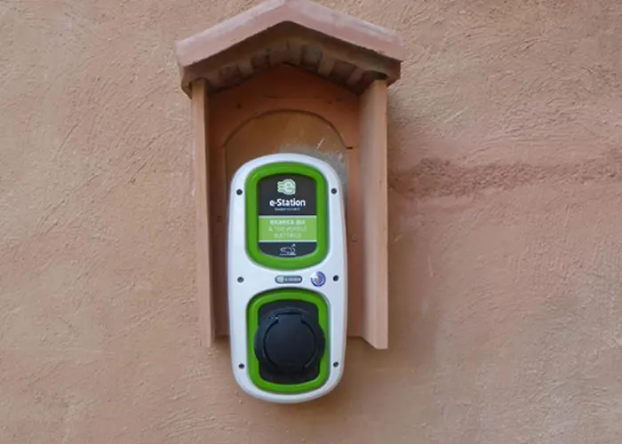 Palagione Centro Interculturale Hotel