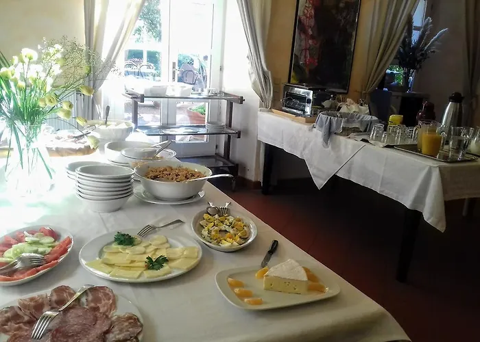 Palagione Centro Interculturale Hotel 3*